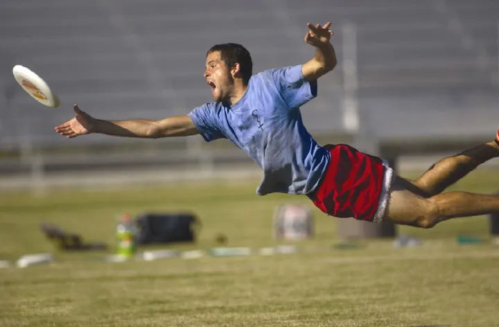 What are the health benefits of Frisbee?