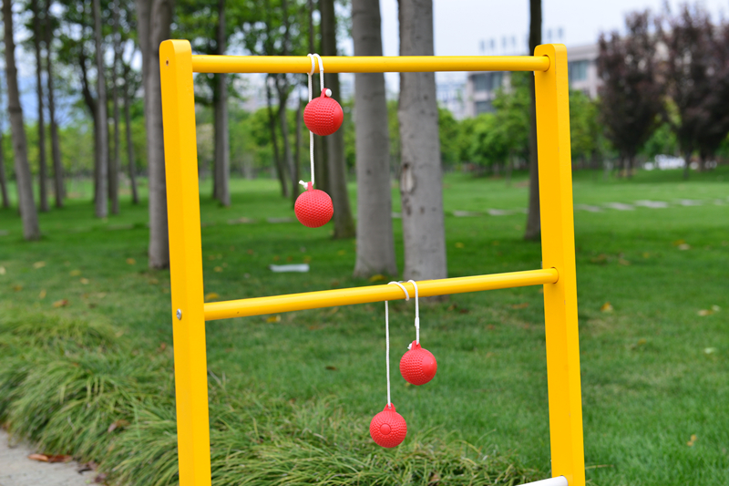 Wooden Ladder Toss Double Wooden Ladder Ball Game with Finished Wood And Durable Nylon Carrying Case