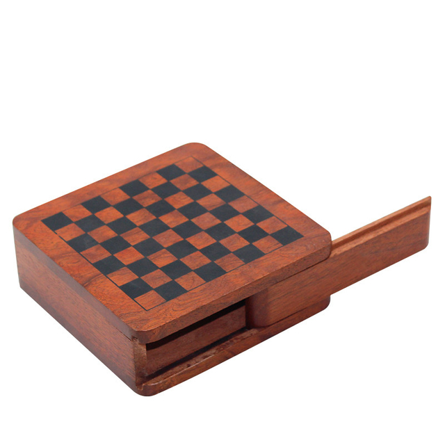2021 new product Miniature wooden chess to travel