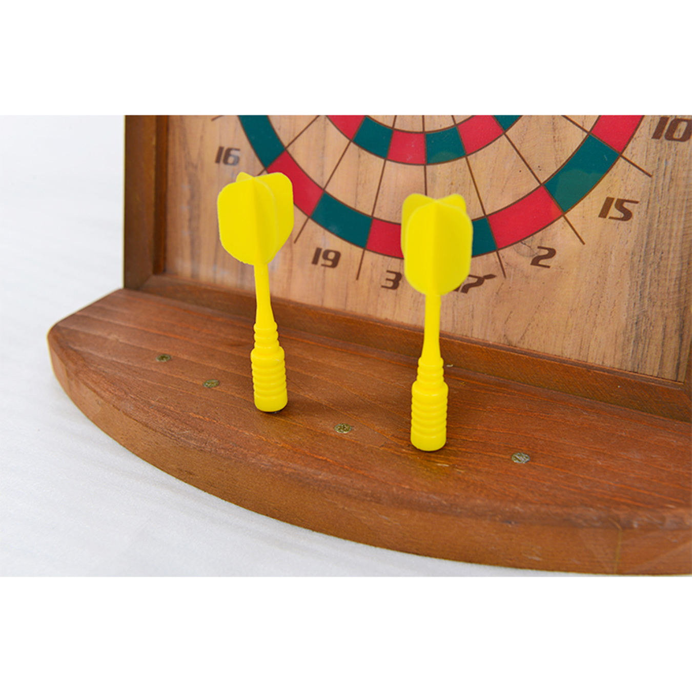 Dartboard Set with 6 Magnetic Darts Office Desk Game for Indoor Use desktop Magnetic Dart Board