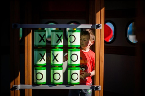 38-2 tic tac toe game