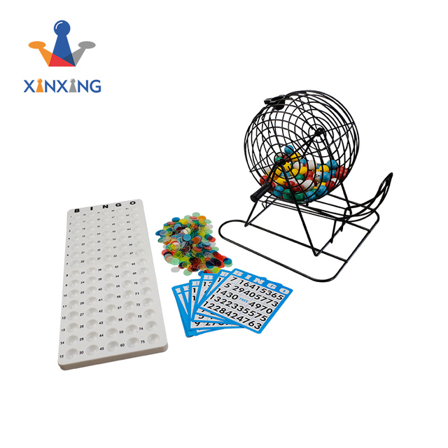 Gambling wooden bingo set for leisure time with bingo pieces and cage