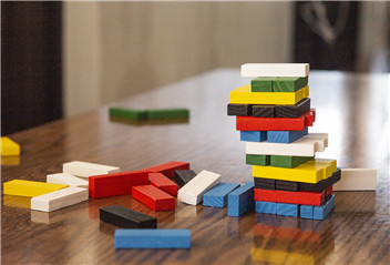 What Is the Way to Play with Stacked Blocks?