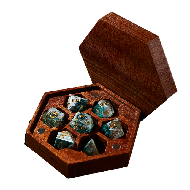 Wooden DND Dice Set Dice Box with Magnetic Lid for Storage 7 Dice Polygonal Sapele Case for D&D
