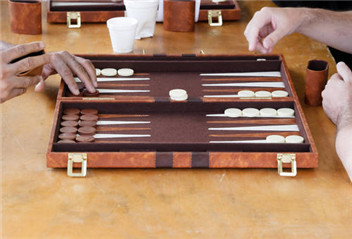 What Are the Strategies for Winning in Backgammon?